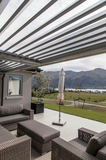 Louvred roof - Cromwell Residence