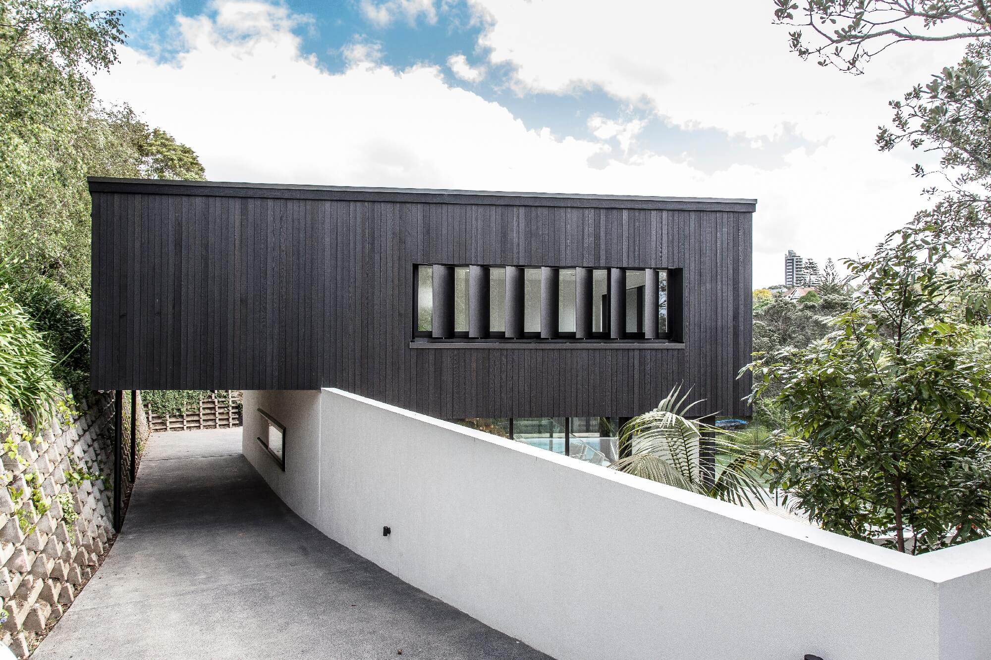 Motorised louvres