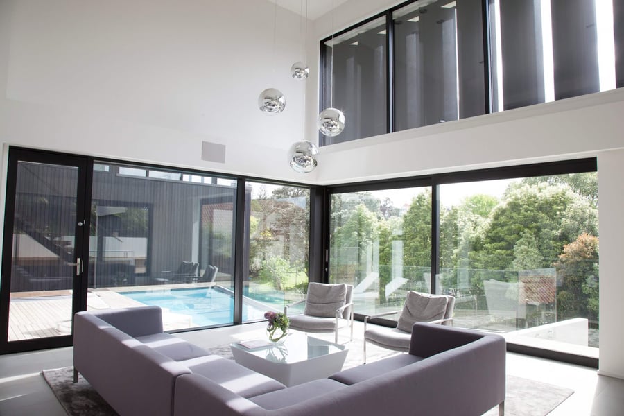 Motorised louvres used for indoor temperature control