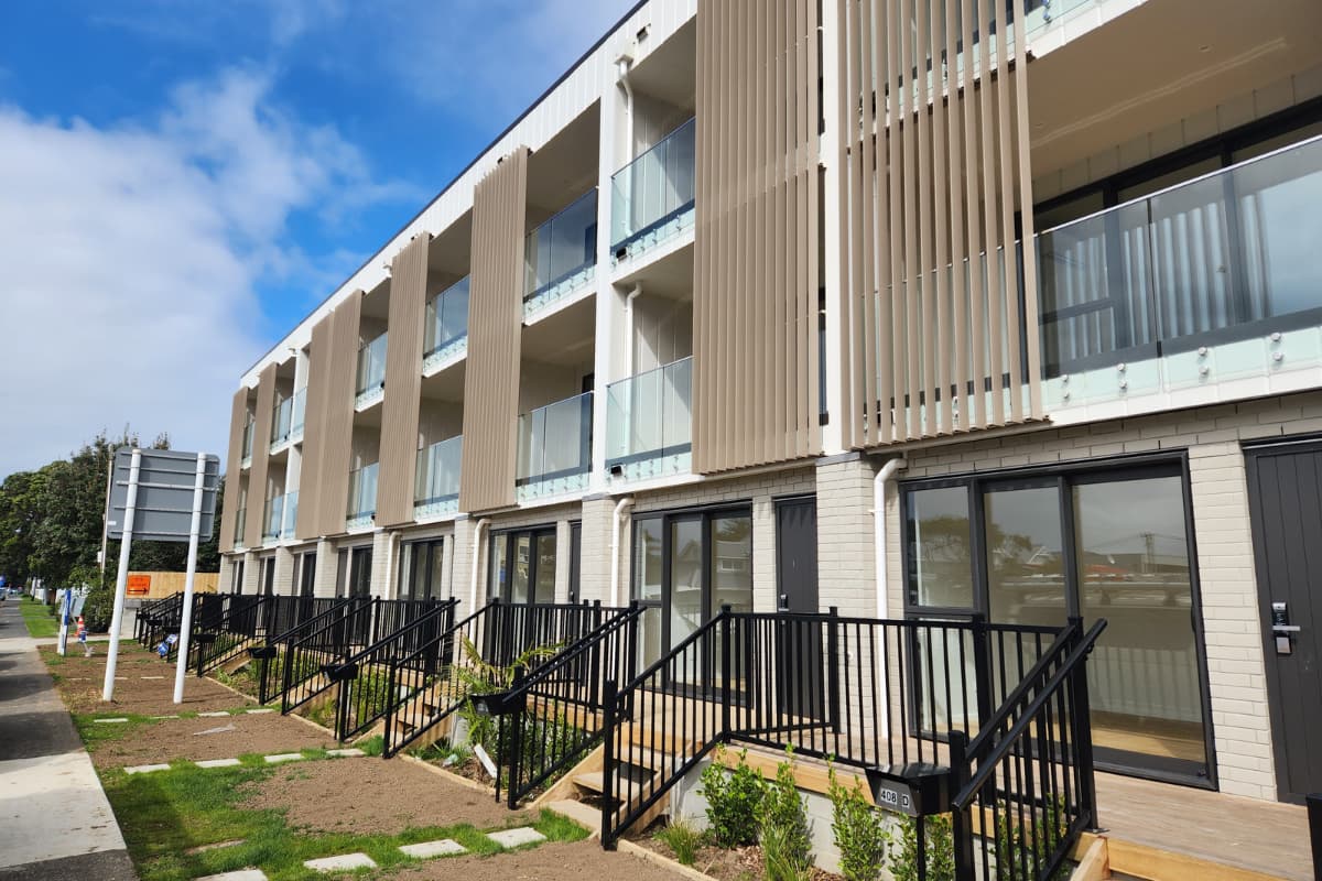 Low-cost aluminium louvers