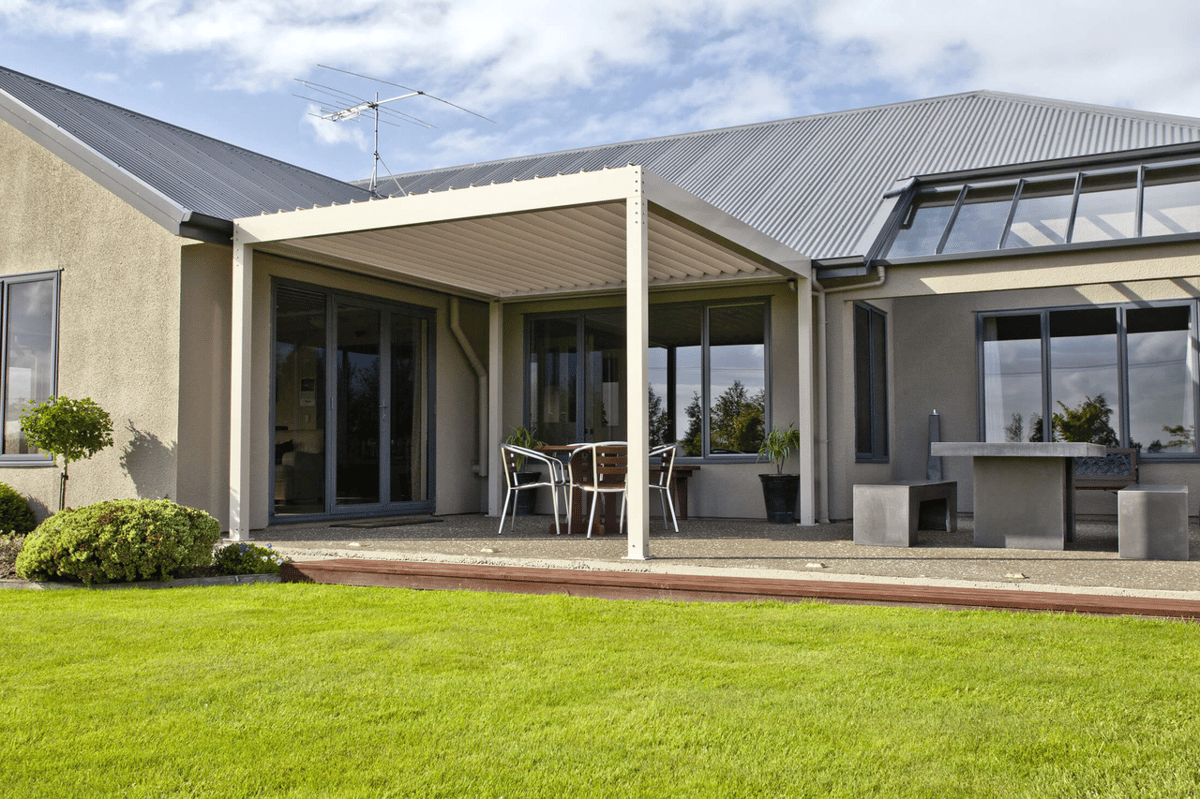 Pergola used to create indoor outdoor flow