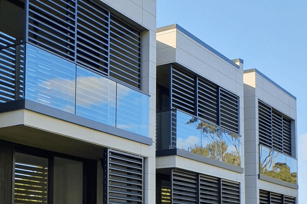 Aluminium louvre shutters