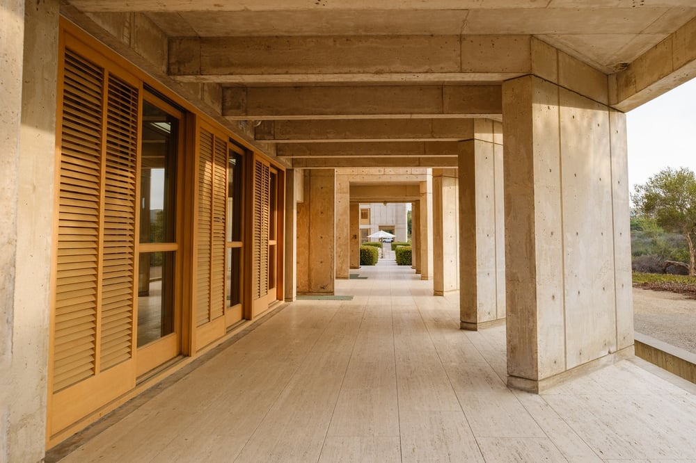 Wooden louvre shutters