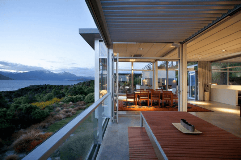 How to prevent whistling balconies