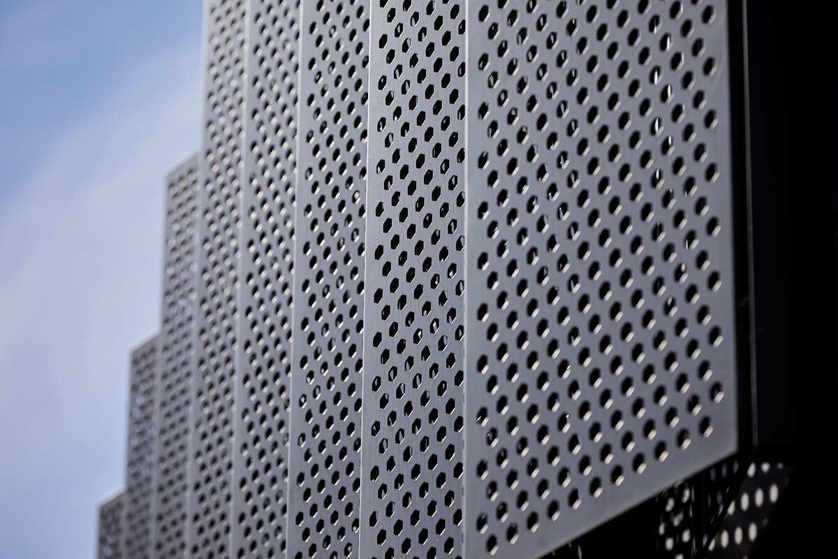 Architectural building screen