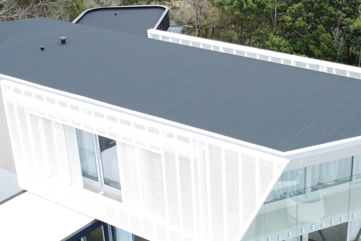 Motorised sliding shutters by Aurae