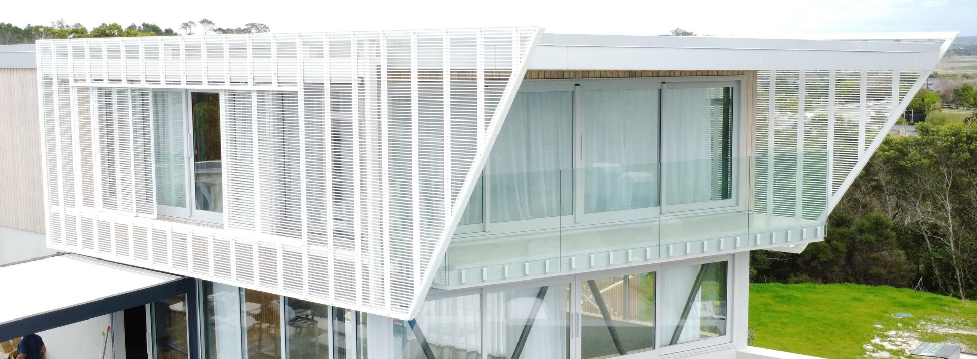 Motorised louvre screens for Devon St project