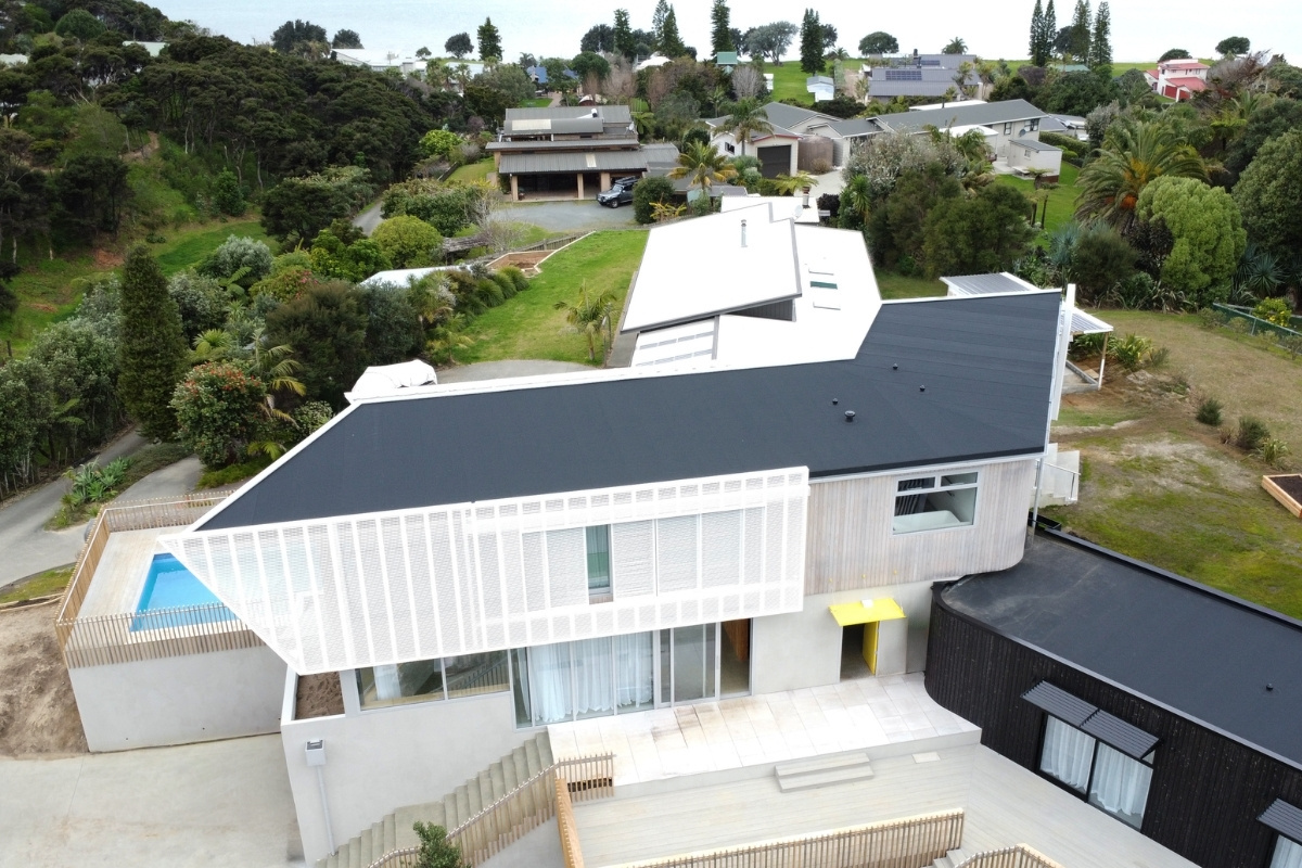 Motorised sliding shutters by Aurae