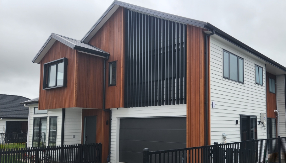 Fixed louvres for townhouse