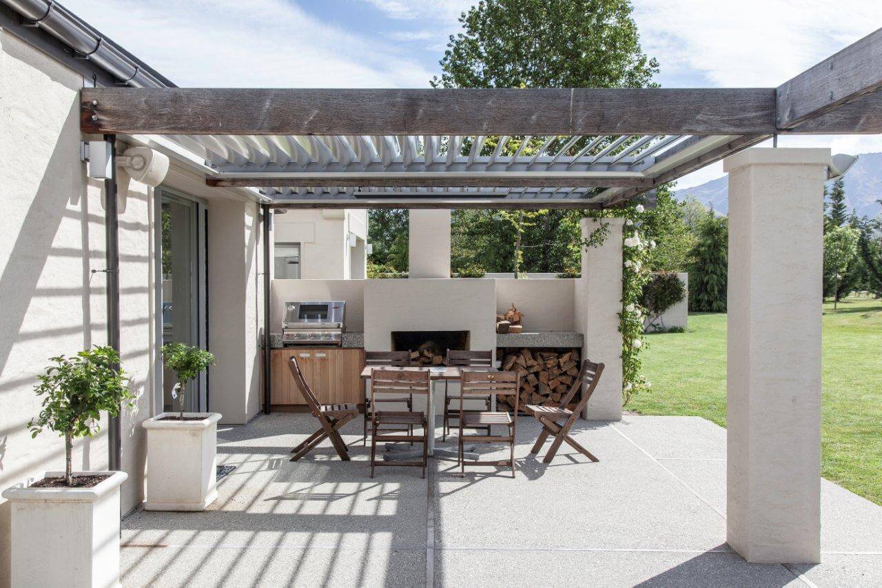 The Aurae range of operable louvre blades