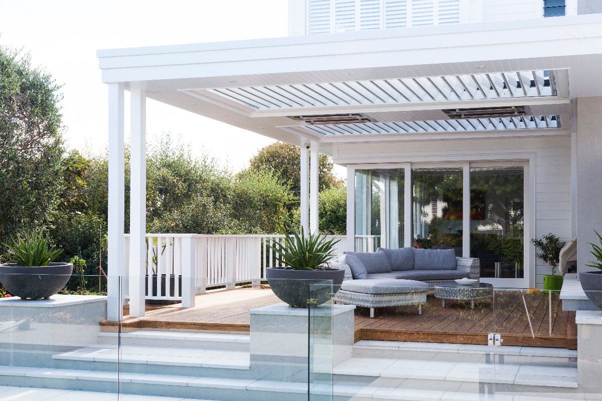 Opening louvre roof in outdoor entertaining area