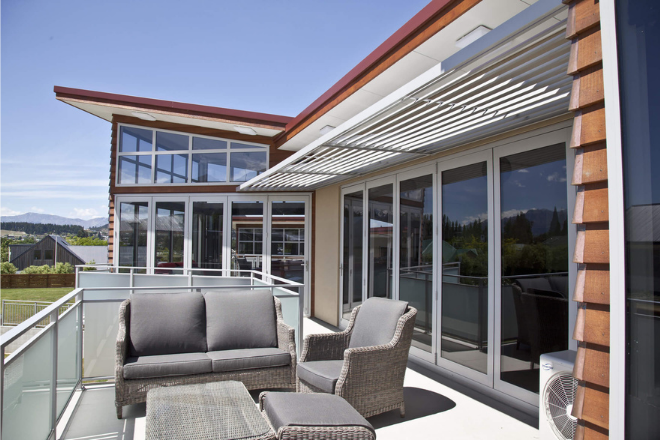 Modular louvre panels on Wanaka home