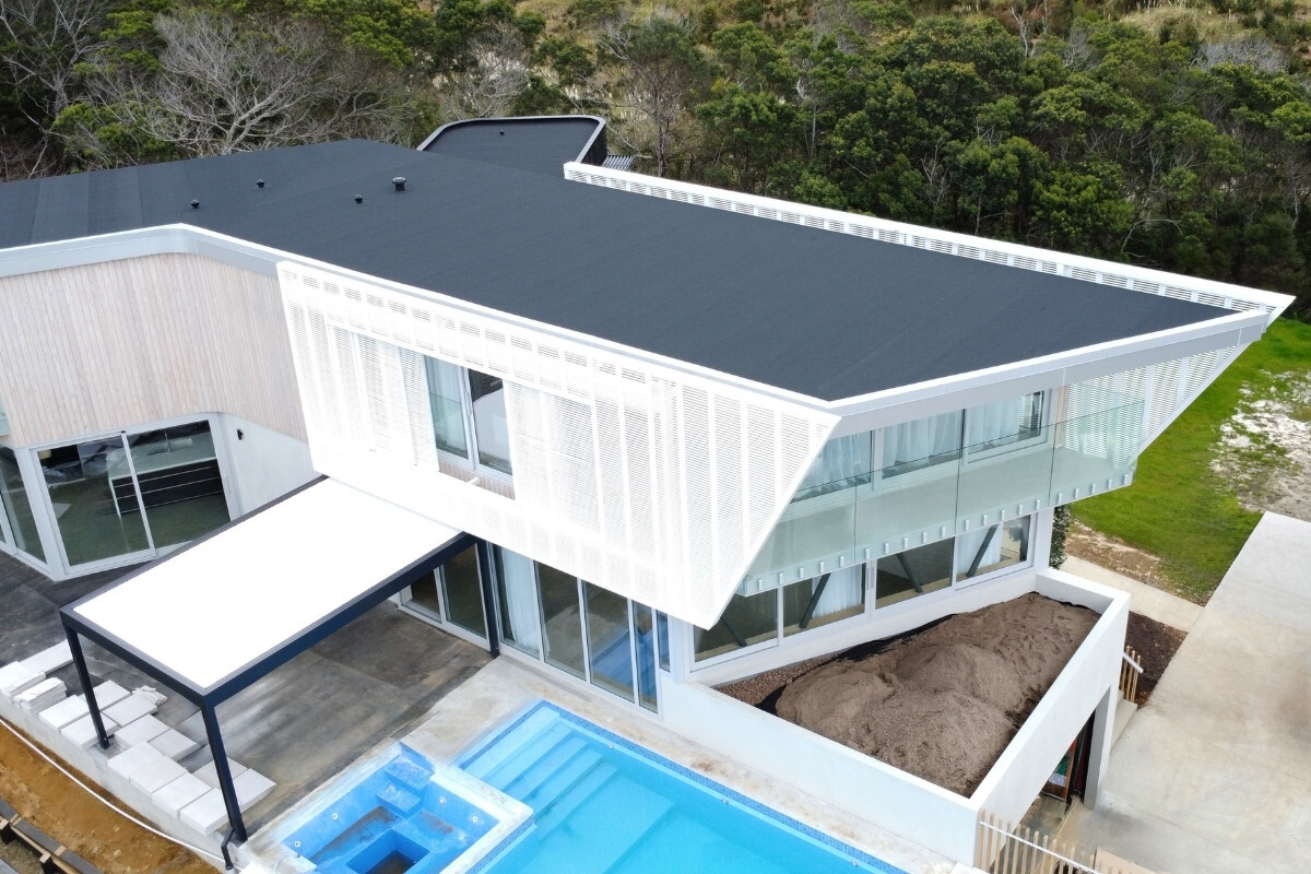 Motorised sliding shutters by Aurae