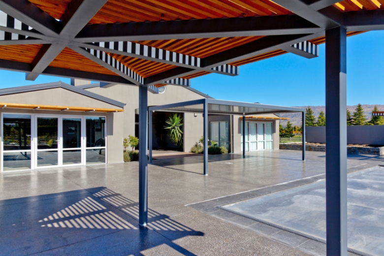 Difference between gazebos and pergolas
